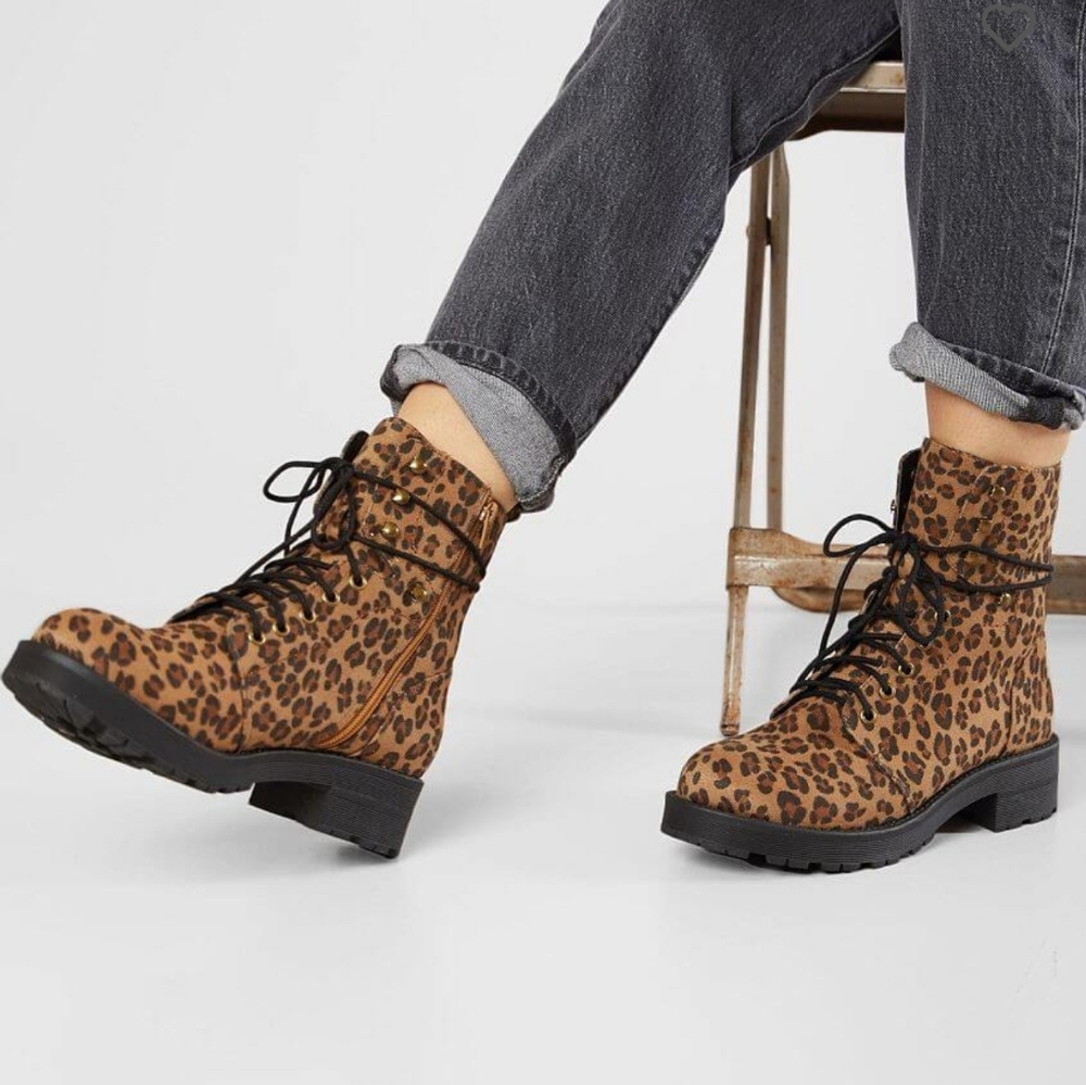 Edgy Donald J. Pliner Leopard Print Combat Boots - Picture 6 of 7